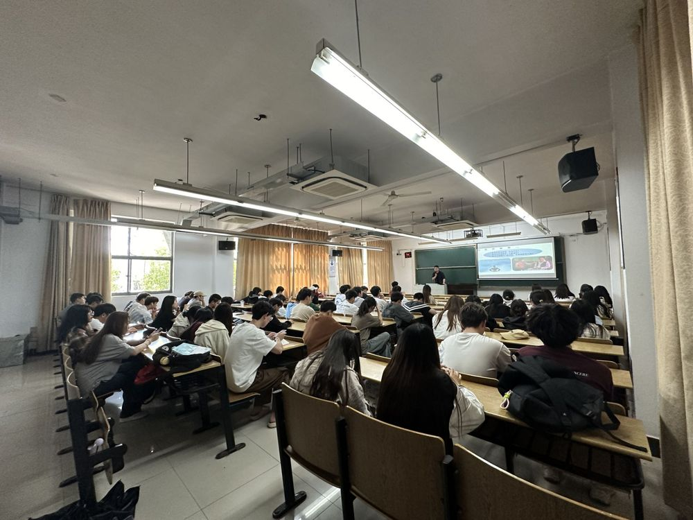 Ebpay科技集团在南京邮电大学通达学院举办讲座